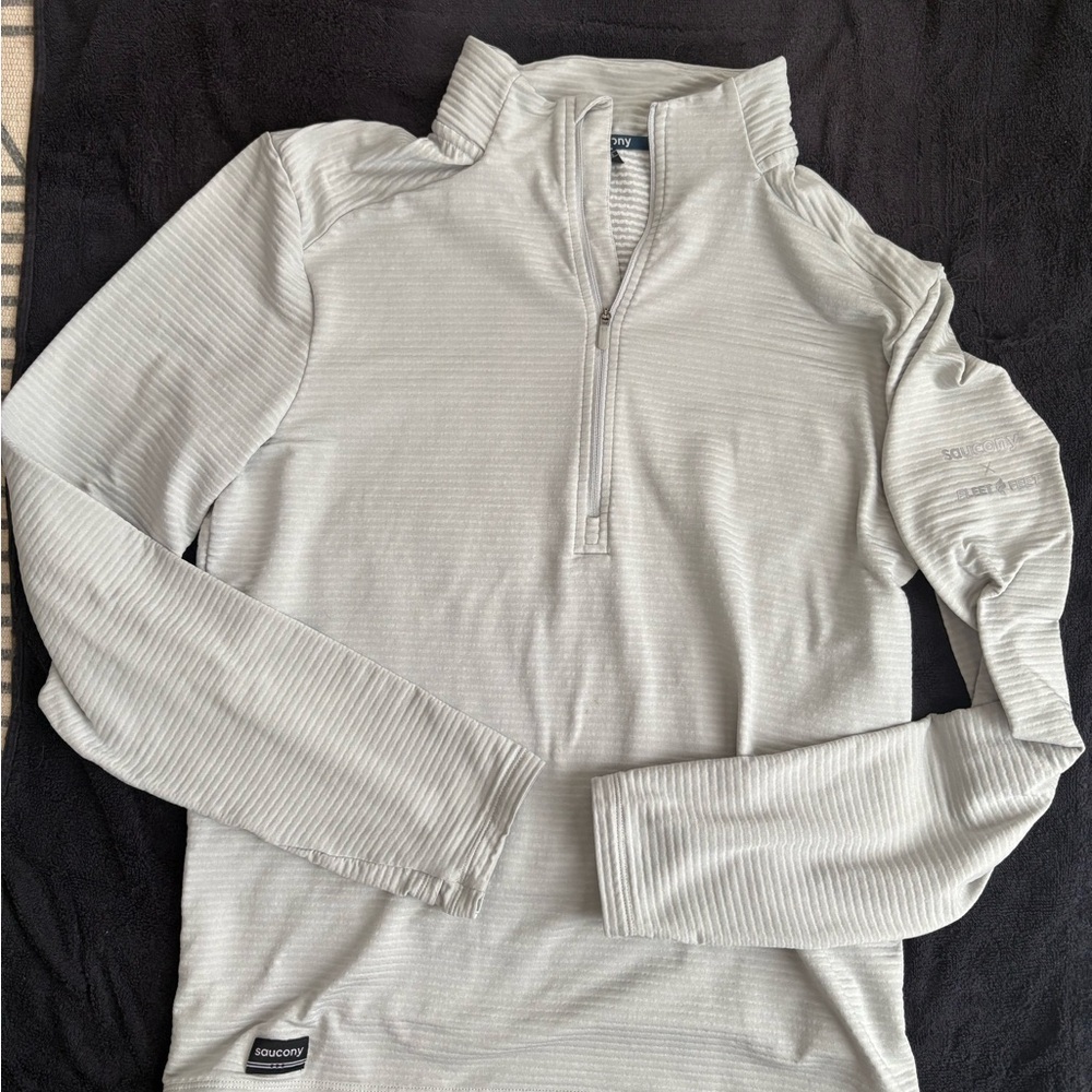 Saucony Light Grey 1/4 zip